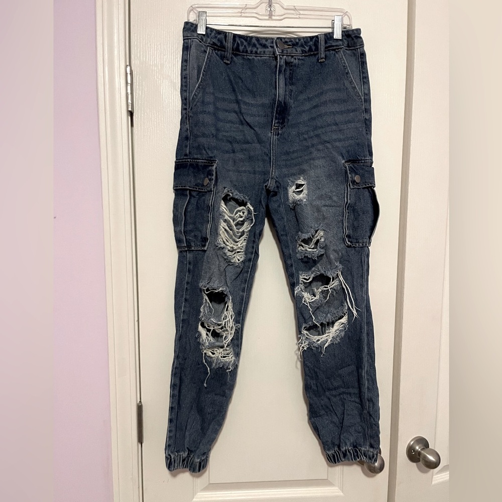 Fashion Nova women’s cargo jeans size 7